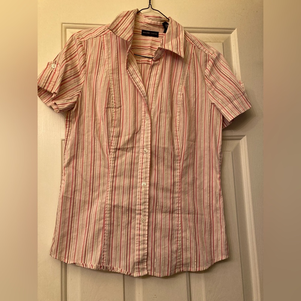 New York and Company, size medium, button up pink and gold blouse